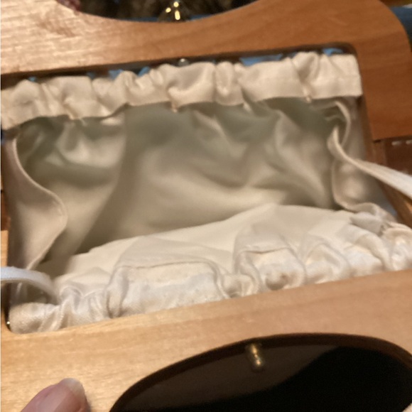 Wood handles purse - Picture 6 of 8
